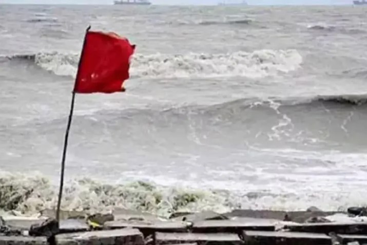 Maritime ports asked to hoist cautionary signal No 1